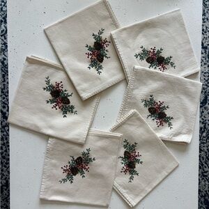 Williamsburg Winter Berry Painted Cloth Napkins